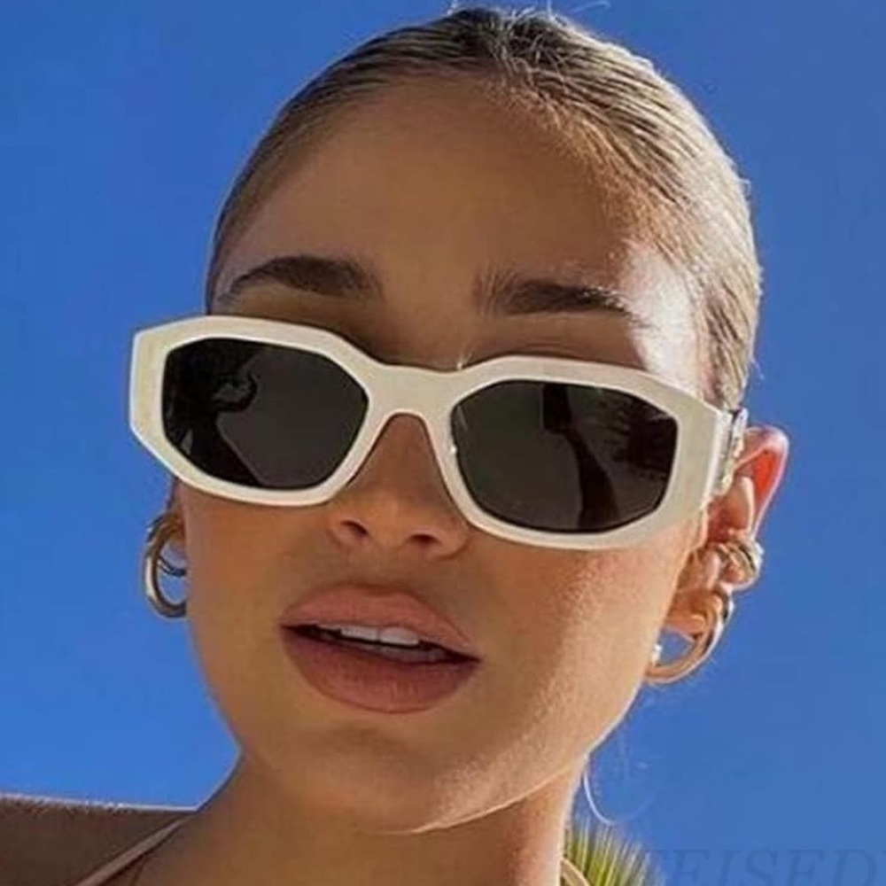 WHITE Retro Trendy  Sunglasses for  Women - Vintage 90s  sunglasses *NEW*